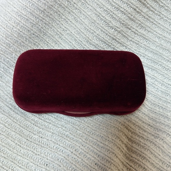 Gucci Velvet Eyeglass Case in Deep Burgundy - Picture 1 of 11